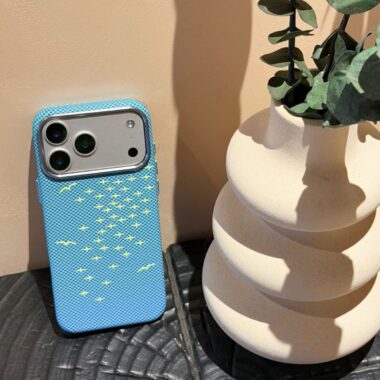 Carbon fiber texture magnetic fashion iPhone 17 series case