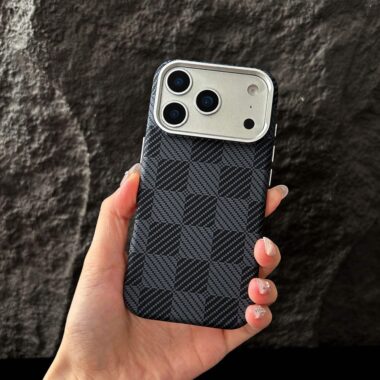 Ultra-thin carbon fiber texture shockproof iPhone 17 case