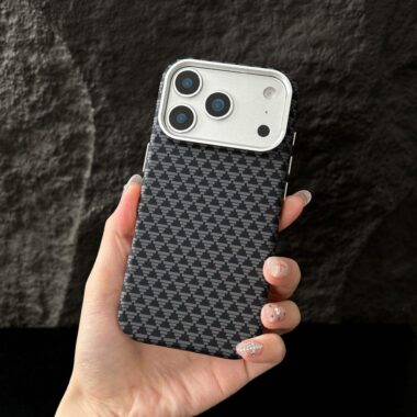 Ultra-thin carbon fiber texture shockproof iPhone 17 case