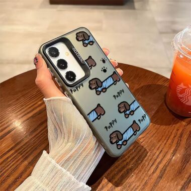 Silver cartoon dachshund shockproof Samsung S25 Ultra case