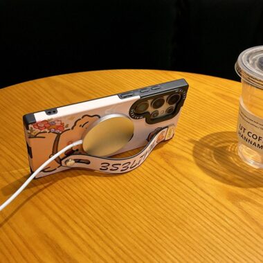 cute line art dog magnetic wrist strap Samsung phone case