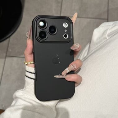 Solid color soft-touch matte dual-layer shockproof iPhone 17 case