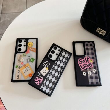 Checker smiley label hard Samsung phone case