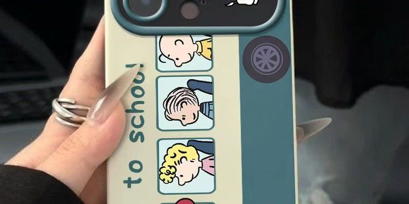 Cute cartoon Snoopy full cover shockproof iPhone 17 case