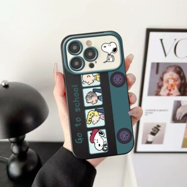Cute cartoon Snoopy full cover shockproof iPhone 17 case