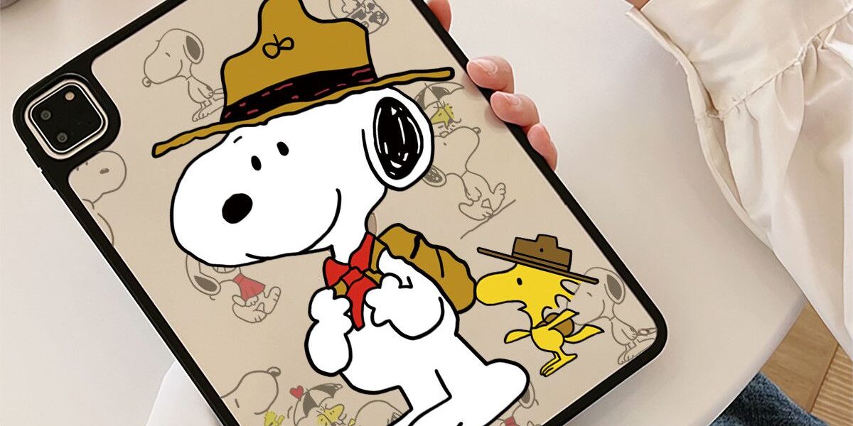 Cartoon Snoopy shockproof clear acrylic iPad case