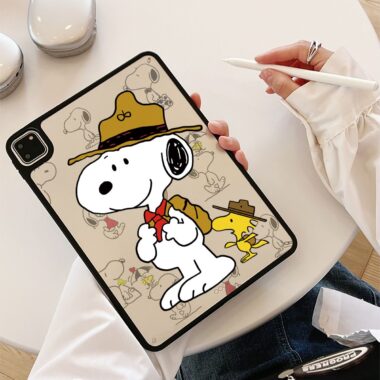 Cartoon Snoopy shockproof clear acrylic iPad case