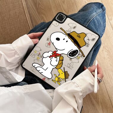 Cartoon Snoopy shockproof clear acrylic iPad case
